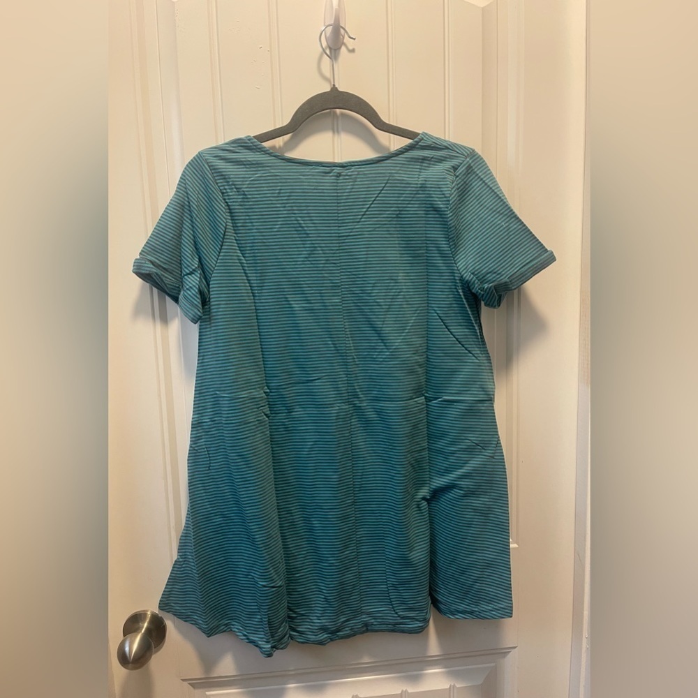 Hayden 
Womens shirt 
Size small 
NWT - Picture 2 of 2